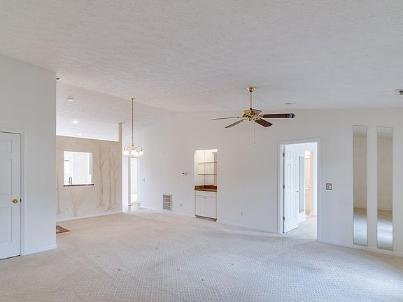 4th image of 5481 Asbury Lake Dr #36