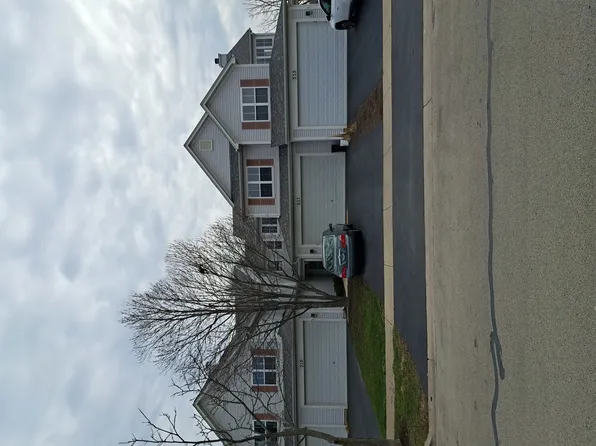 527 Horizon Dr #A1, Bartlett, IL 60103