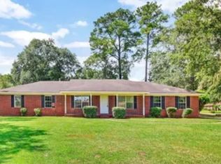 418 Flowers Dr, Hinesville, GA 31313