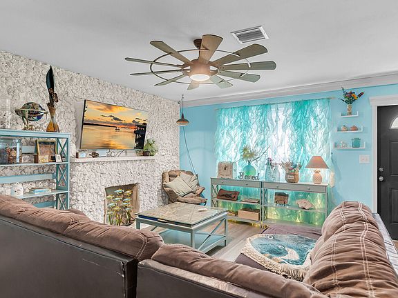 2nd image of 30 Jewfish Ave