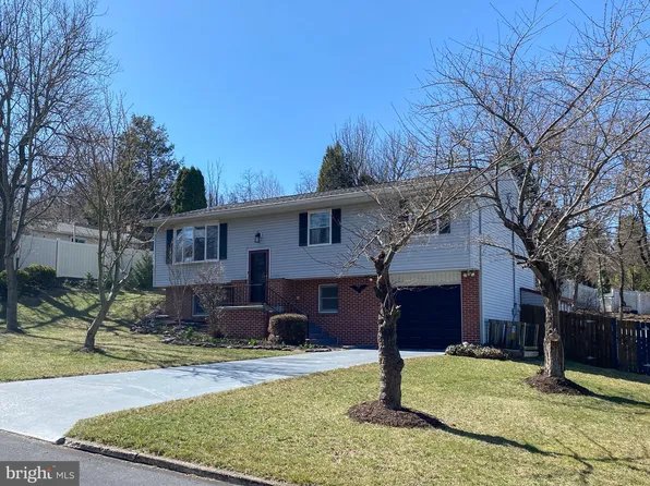 134 Pleasant View Ter, New Cumberland, PA 17070
