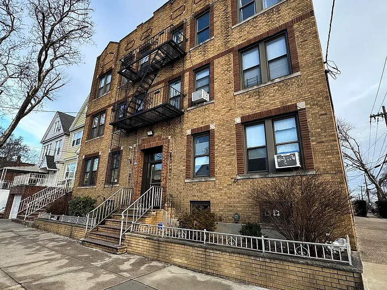 250 Avenue B #2 — Photo 16