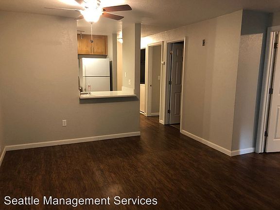 5th image of 12527 Roosevelt Way NE APT 204
