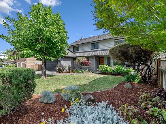 2nd image of 105 Quarry Ln