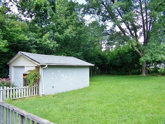 2nd image of 849 Furlong Dr