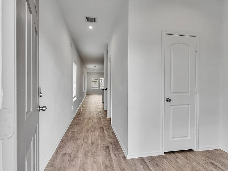 5431 Tuscany Hills Ln — Photo 3