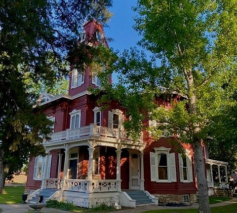 3rd image of 211 W Prescott Ave