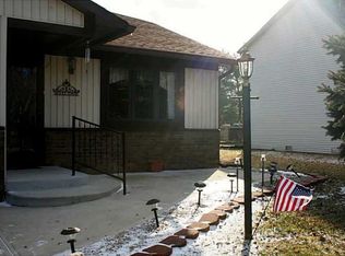 971 Maple Grove Dr, Greenwood, IN 46143