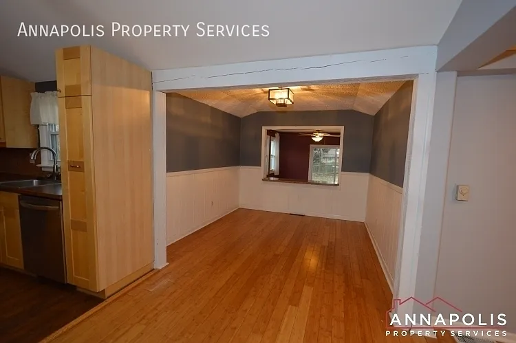 1066 Broadview Dr — Photo 12