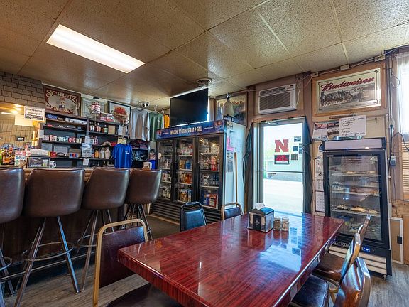 3rd image of 116 W Broadway St