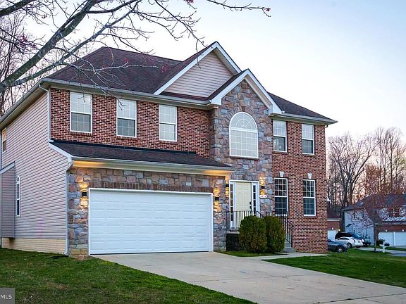 3rd image of 6824 Lantana Dr