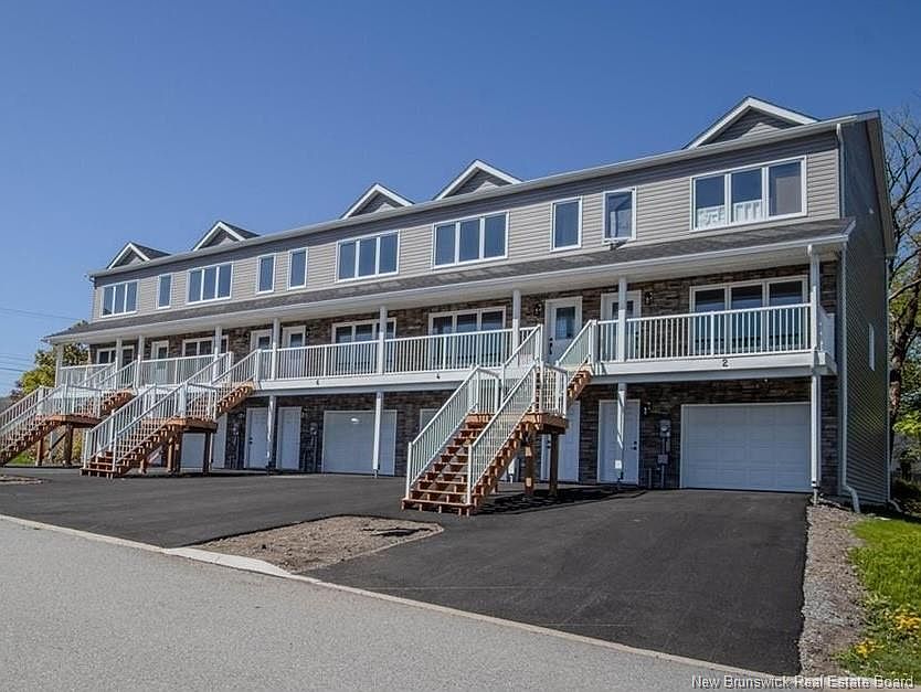 1st image of 4 Rockingstone Dr