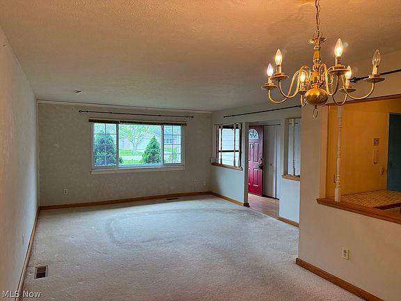 3rd image of 138 Valley Forge Cir