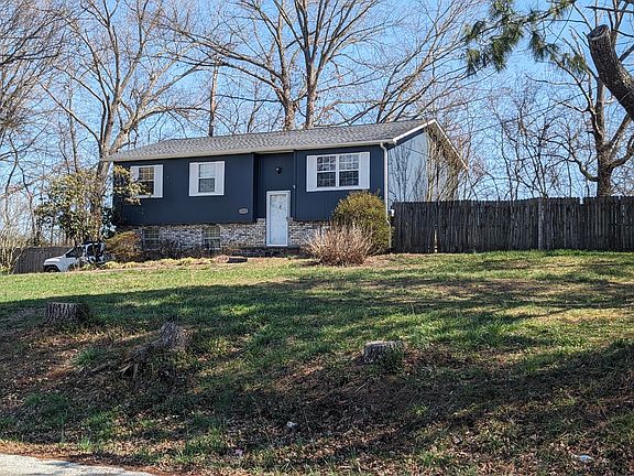 2nd image of 1050 Susan Dr