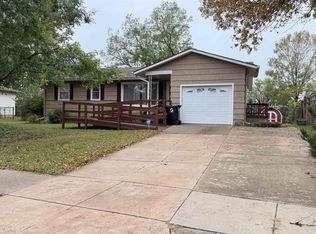 2264 Roach St, Salina, KS 67401