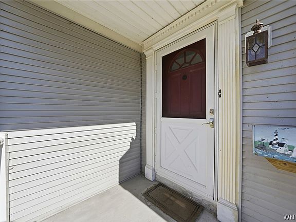 4th image of 28 Linwood Ave