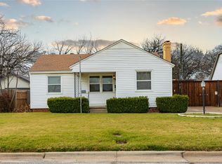 2512 Earl Ln, Fort Worth, TX 76107
