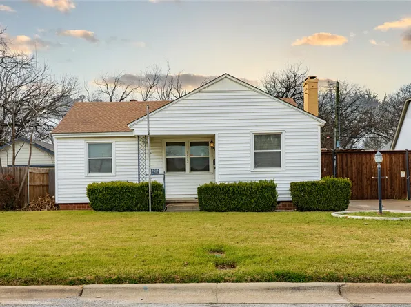 2512 Earl Ln, Fort Worth, TX 76107