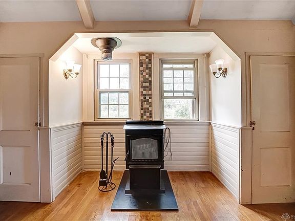 4th image of 2571 Ramona Ln