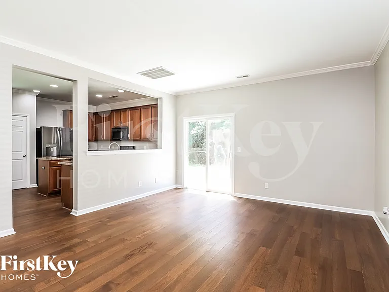 10118 Green Grass Rd — Photo 3