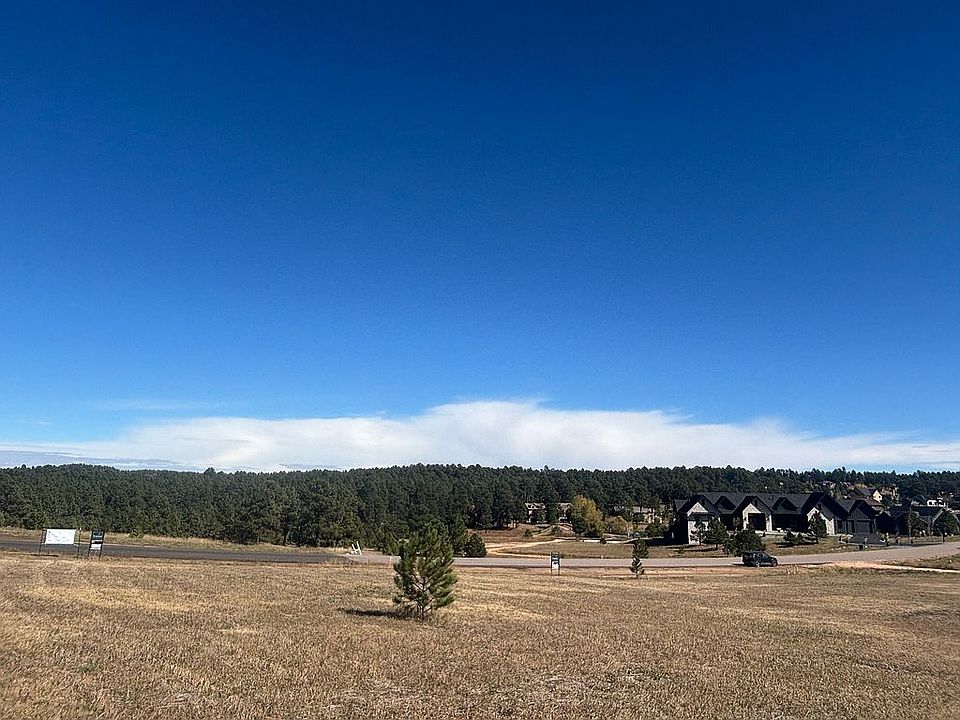 2nd image of 3902 Pinehurst Cir