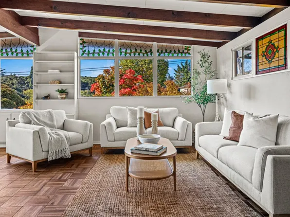 831 Arlington Pl, Del Rey Oaks, CA 93940