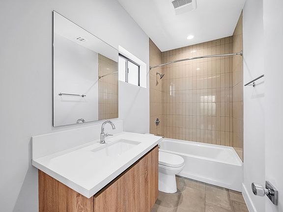 3rd image of 1218 S Magnolia Ave #1/2