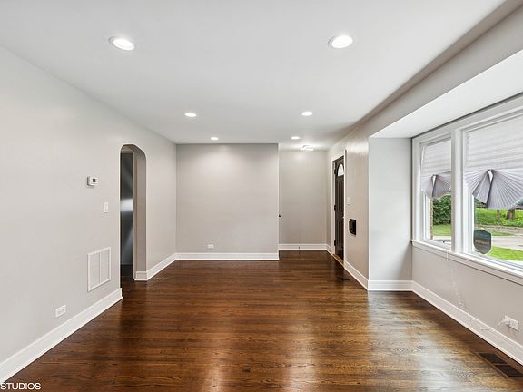 4th image of 9223 S Spaulding Ave