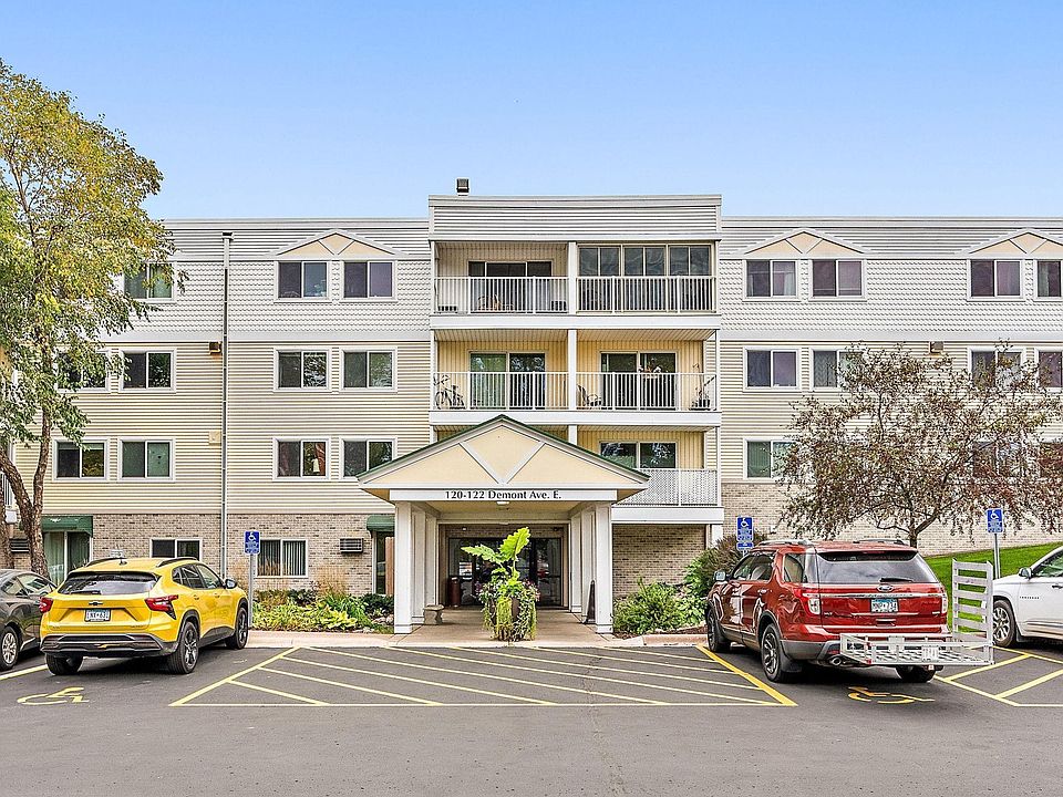 1st image of 132 Demont Ave E APT 323