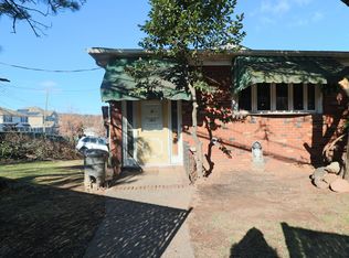 163 Little Clove Rd, Staten Island, NY 10301