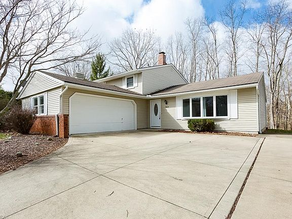2nd image of 15632 Creekwood Ln