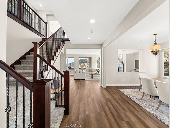 3rd image of 4568 Creekside Ln