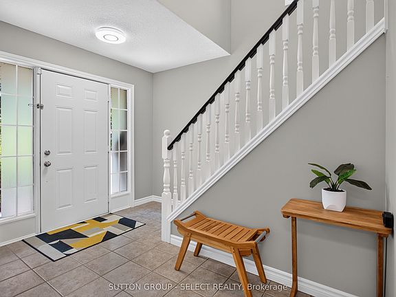 5th image of 1647 Bayswater Cres