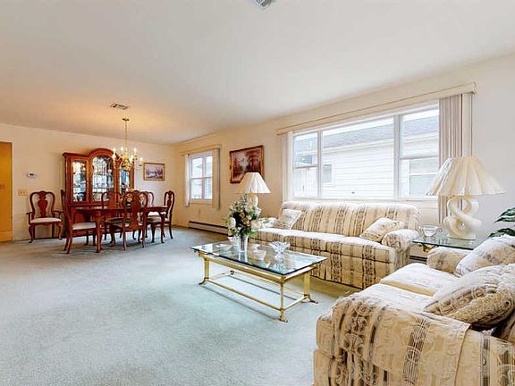 4th image of 37 Canterbury Ln