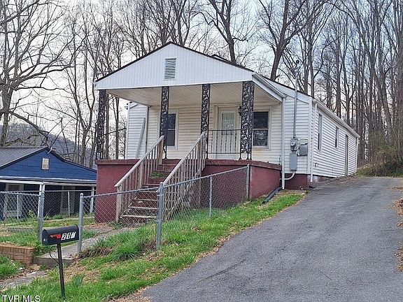 2nd image of 214 Stafford St