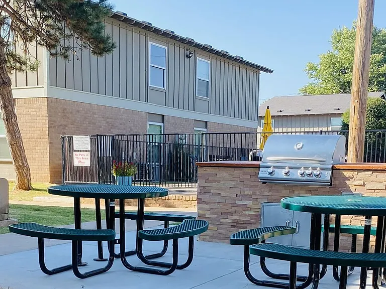 Yukon Heights Apartments — Photo 39