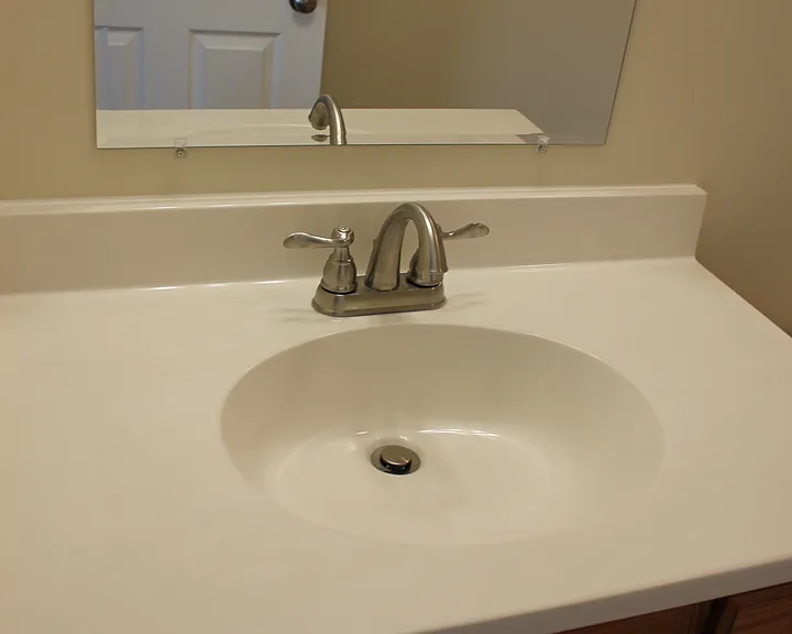 816 Carson Cir — Photo 8