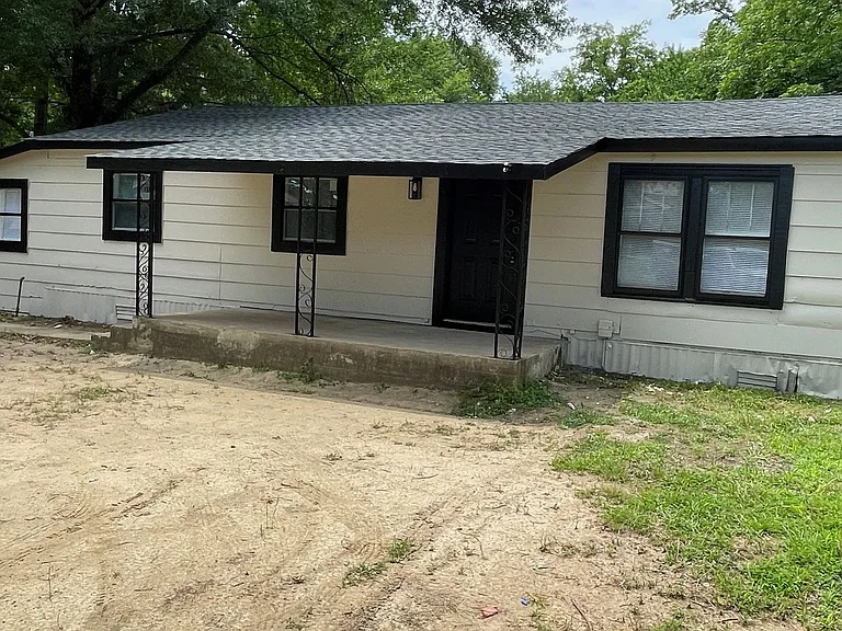 206 King Rd — Photo 1