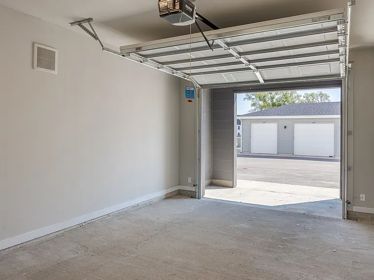Water's Edge Townhomes — Photo 26