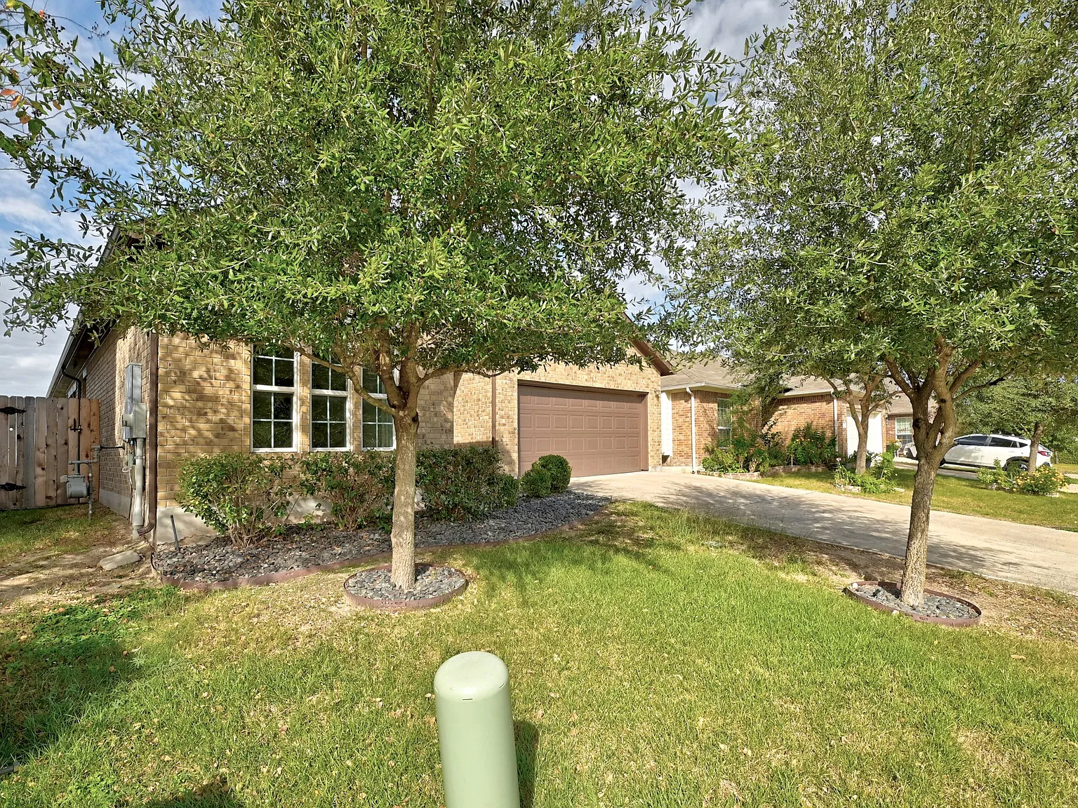 3 bed, 1801 sqft, $2,295 — Photo 3