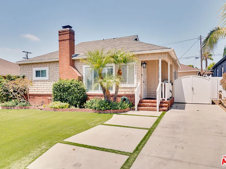 6335 W 85th Pl — Photo 1