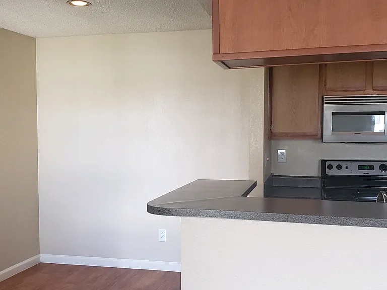 Country Club West — Photo 16