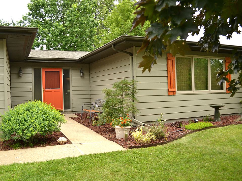 1st image of 30 Birch Lake Dr
