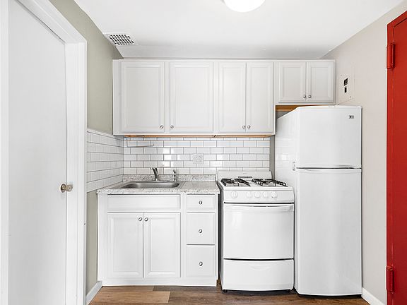 2nd image of 322 E 14th St APT 4R