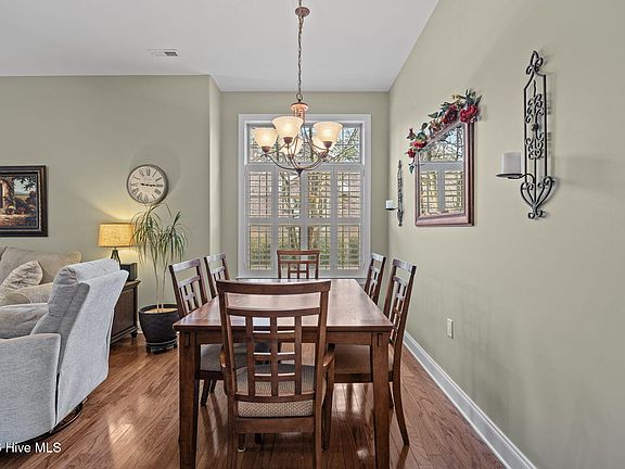 4th image of 619 Elfin Court