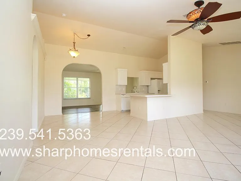 1816 SW 38th Ter — Photo 5