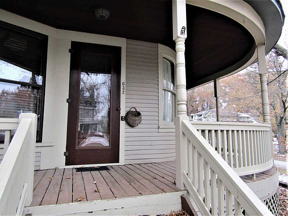 2nd image of 632 Owen St