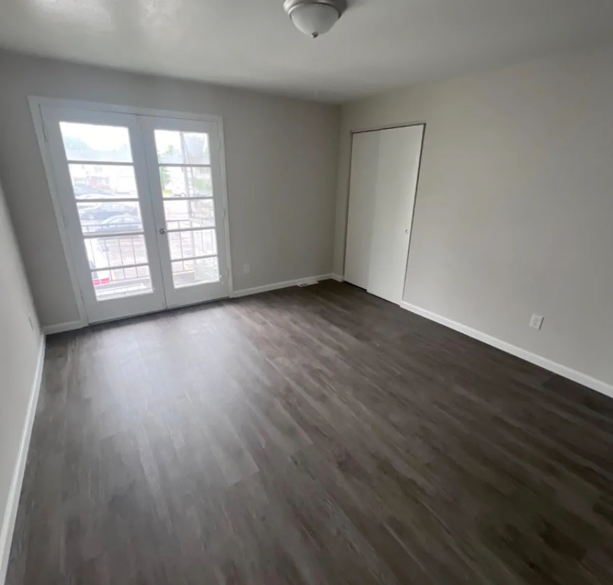 2 bed, 1.5 bath, 948 sqft, $1,450 — Photo 2