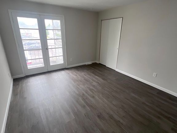 2nd image of 4664 Country Ln APT 5