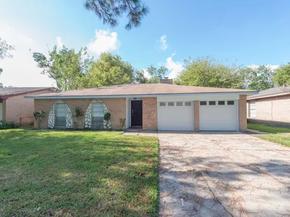 17014 Forest Bend Ave, Friendswood, TX 77546